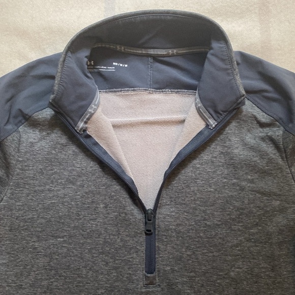 Under Armour Women's Graphite Gray Hybrid Quarter Zip Pullover. Size Medium - Picture 6 of 11